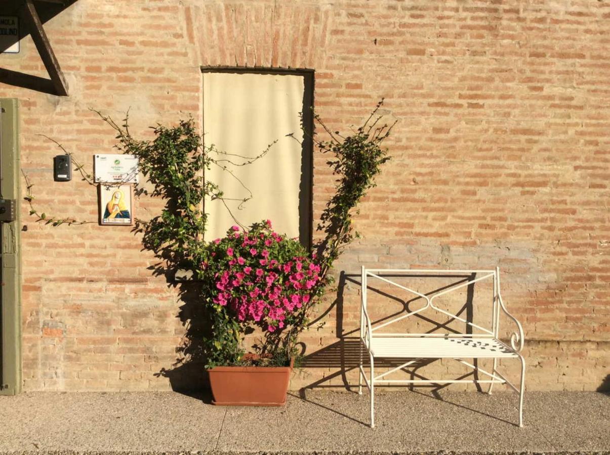 Agriturismo "La Fondazza" Imola Exterior foto